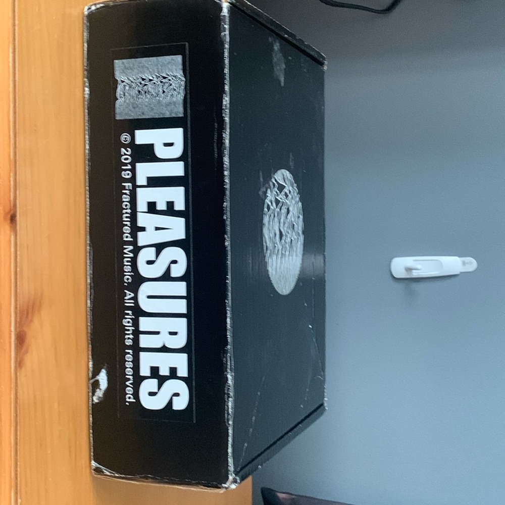 *SOLD* Pleasures x Joy Division x Converse Chuck 70s Hi.  Men’s size 7.5. - Picture 4 of 11